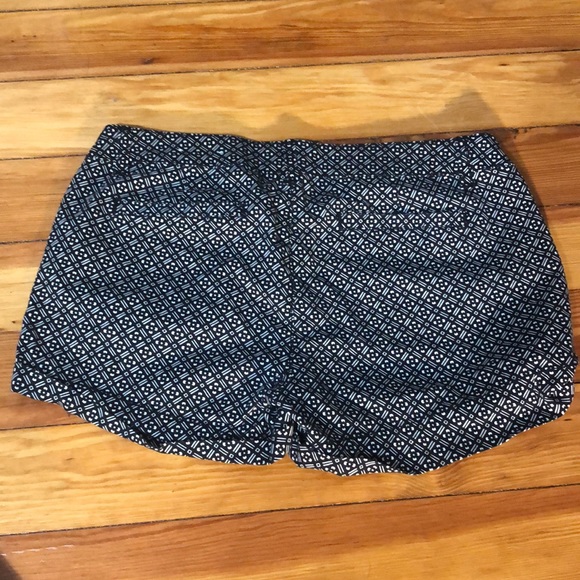 Patterned Shorts - Picture 5 of 5